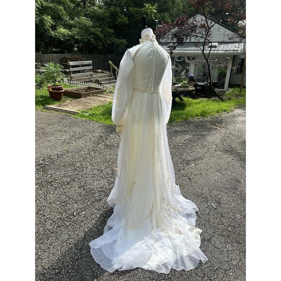 Vintage Lace Bohemian Bridal Gown Dress Size M Train 1960s-70s Wedding Dress - Picture 7 of 16